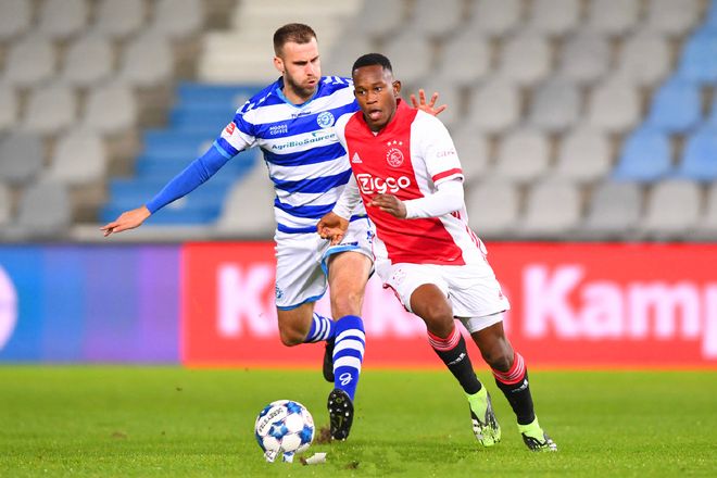 乔治则在攻 乔治则在攻