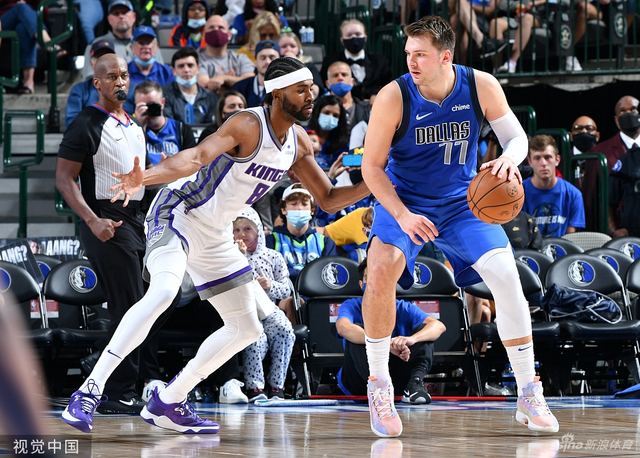 詹姆斯和东 詹姆斯和东